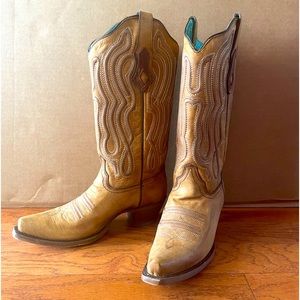 Corral Beautiful beige boots!